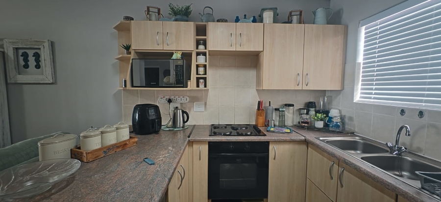 To Let 2 Bedroom Property for Rent in Hartenbos Central Western Cape